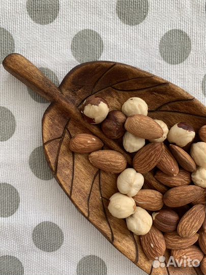 Деревянная тарелка для сервировки и подачи