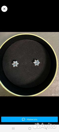 Золотые серьги пусеты с топазом