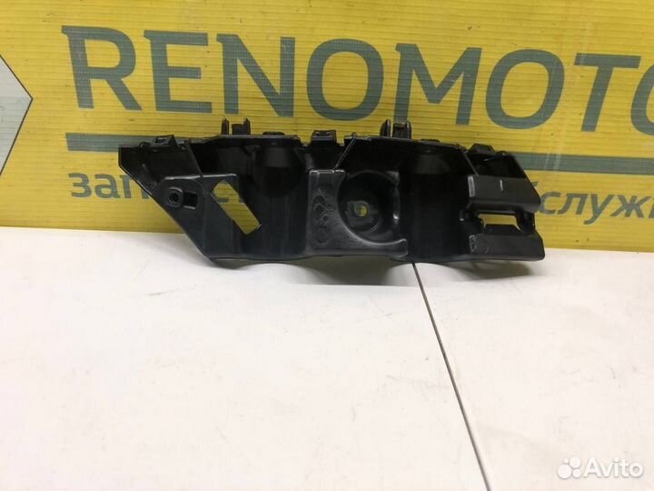 Крепление бампера переднее правое Renault Arkana