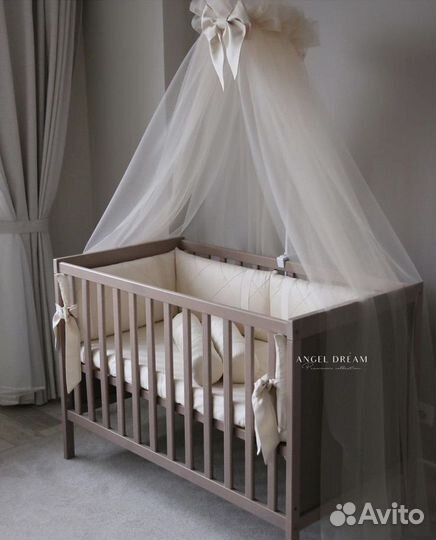 Комплект в кроватку новый для новорожденного