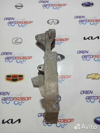 Кронштейн генератора Skoda Octavia A5 1.6 BSE 2013