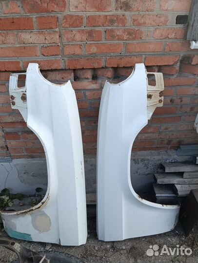 Крылья волга 31105