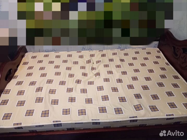 Кровать из массива