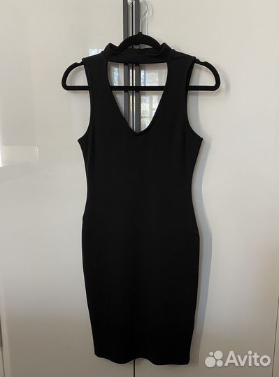 Платье черное (с чокером) pull&bear
