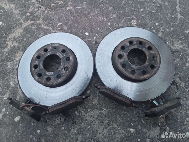 Тормозные диски передние 2 шт