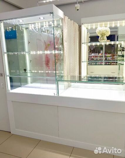 Витрины б/у стеклянные