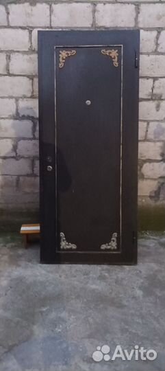 Металлическая дверь бу