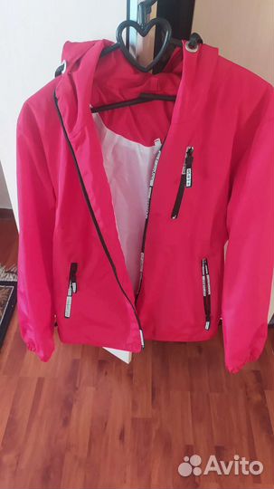 Ветровка женская