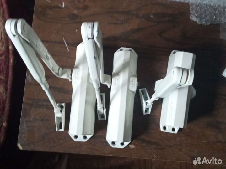 Доводчик дверной