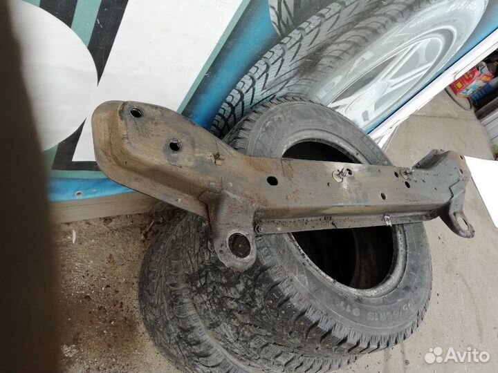 Балка радиатора нижняя Додж Стратус Крайслер Себри