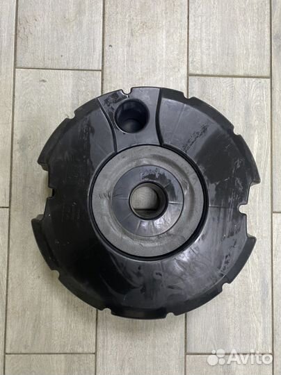 Сабвуфер Ауди Ку5 8R