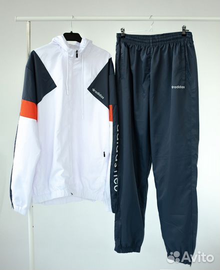 Спортивный костюм adidas женский