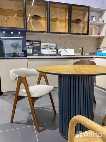 Стол обеденный круглый шпон дуба