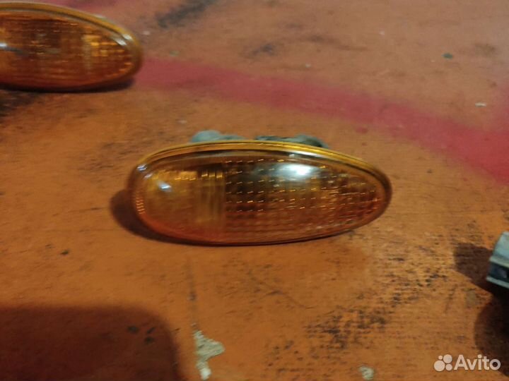 Повторитель поворота в крыло mitsubishi 1132-231