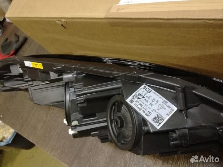 Новая фара xenon 39068627 Opel Corsa E