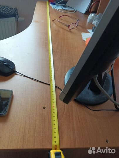 Компьютерный стол для учёбы, работы