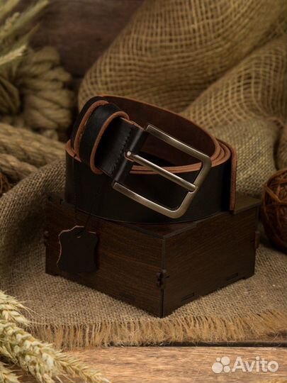 Кожаный ремень мужской в коробке с гравировкой