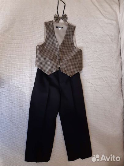 Жилетка и брюки для мальчика