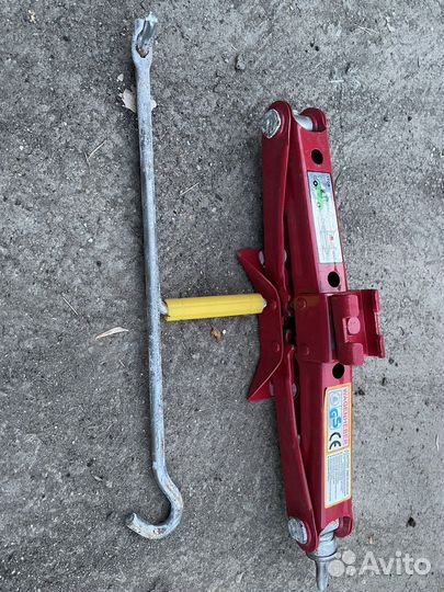 Домкрат новый