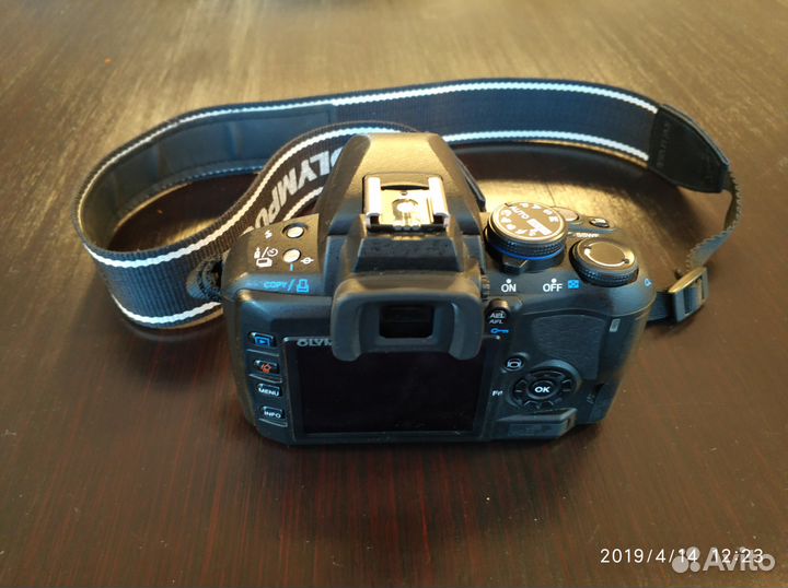 Фотоаппарат Olympus e-420 с двумя объективами