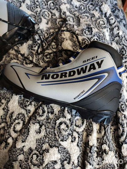 Лыжные ботинки 38 размер