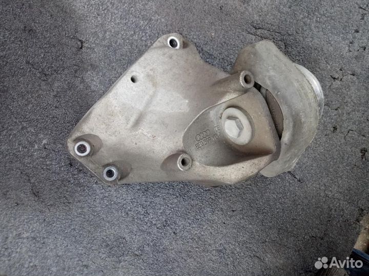 Кронштейн опоры АКПП Audi A4 (B7) 2005-2007