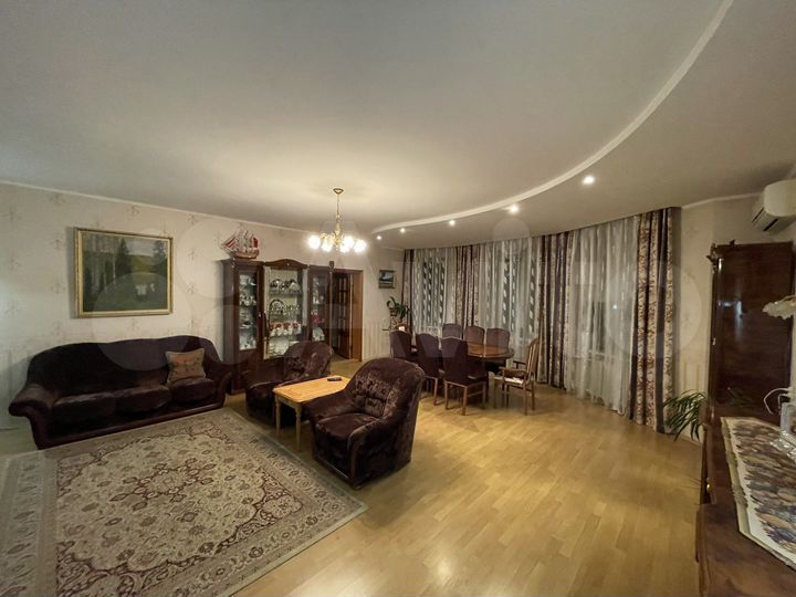 4-к. квартира, 160 м², 4/5 эт.
