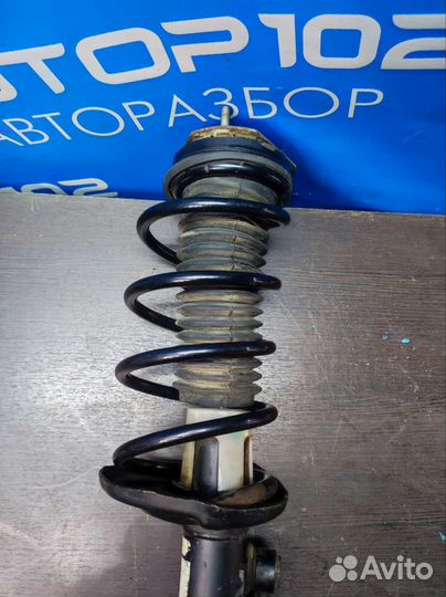 Передняя левая стойка амортизатора Ford Fiesta Mk6