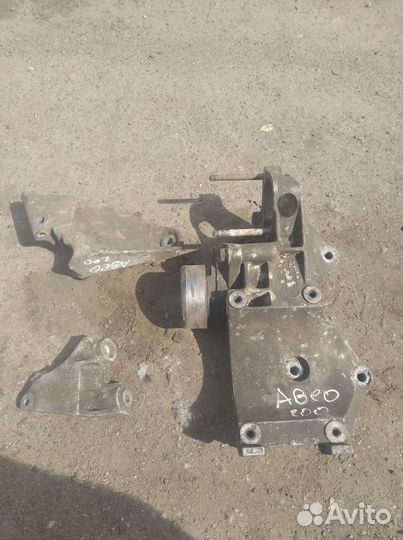 Кронштейн Шевроле Авео Т250