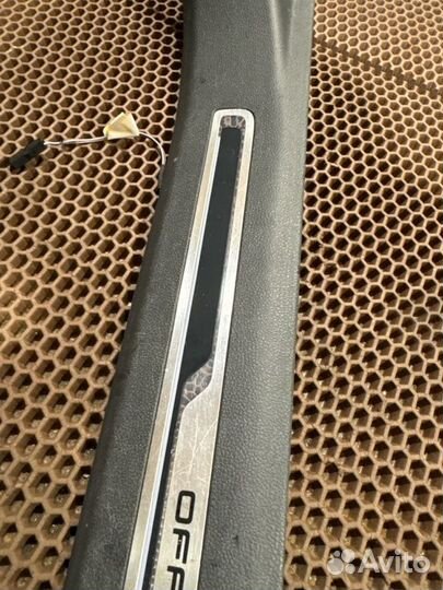 Накладка порога правая Volkswagen Tiguan 2 dbgc