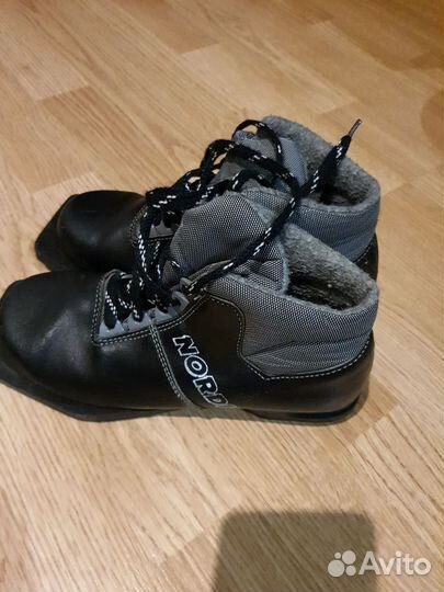 Продам лыжные ботинки размеры 34,36,38