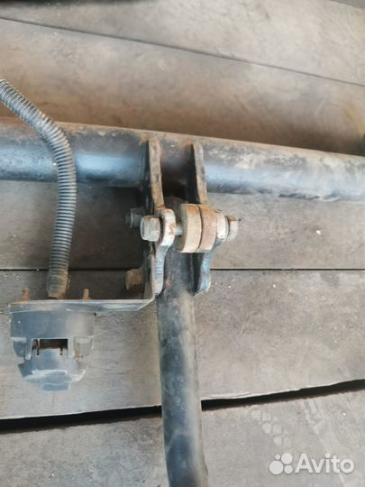 Фаркоп (тсу) для Renault Duster