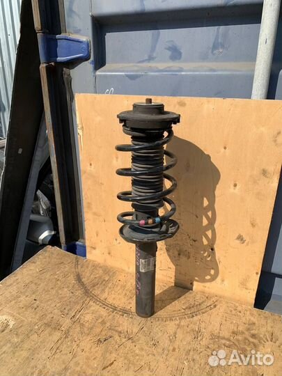 Стойка передняя левая Volkswagen Golf 6 Skoda