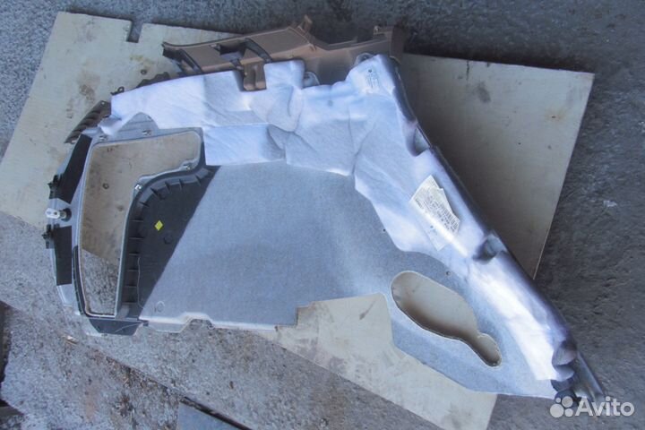 Обшивка багажника на Porsche Cayenne 2003-2010