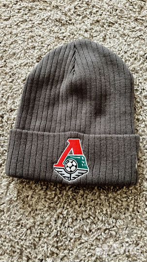 Шапка новая Локоматив