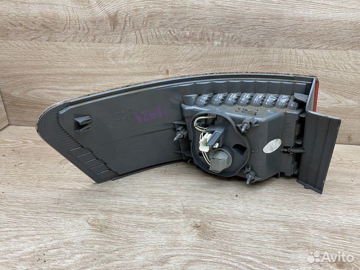 Фонарь правый Toyota Avensis 3 T270 111924