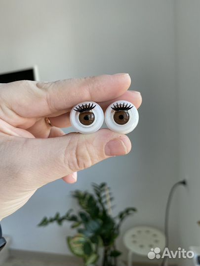 Глаза для куклы моргающие