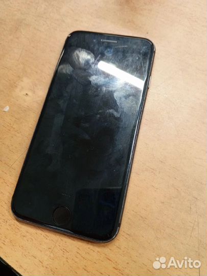 iPhone 8, 64 ГБ