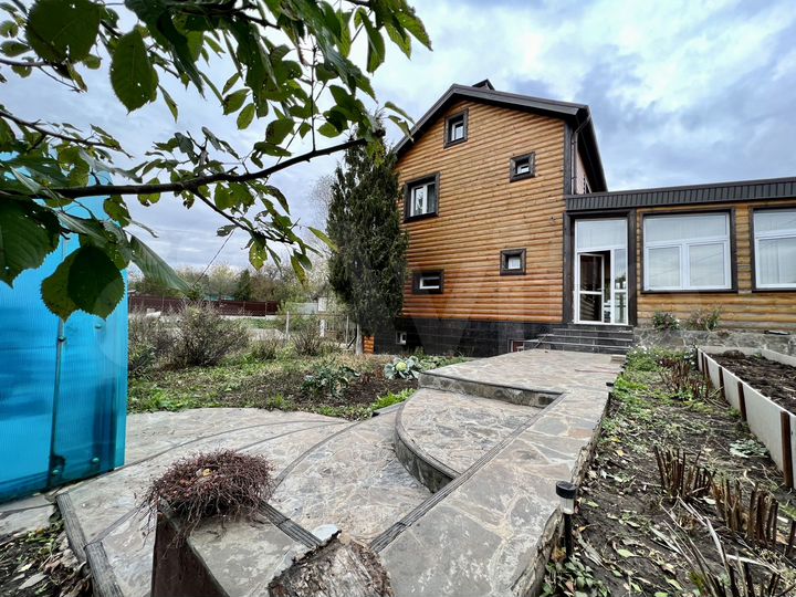 Дом 161,8 м² на участке 9,1 сот.