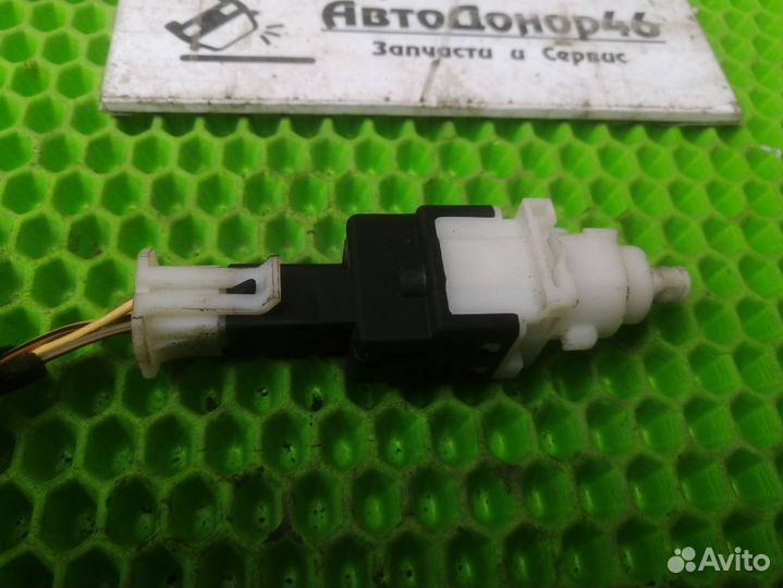 Датчик включения стоп-сигнала Fiat Albea