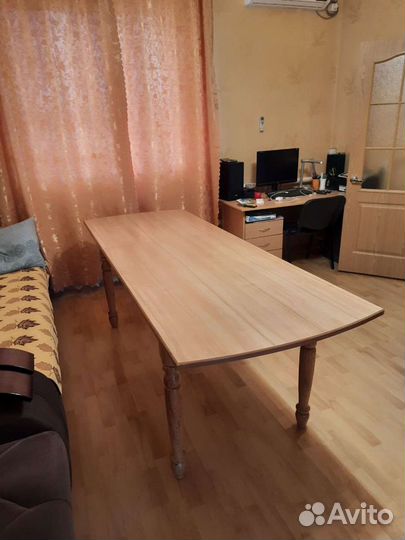 Кухонный стол