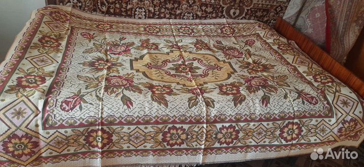 Покрывало на кровать новое. Размер 200150см