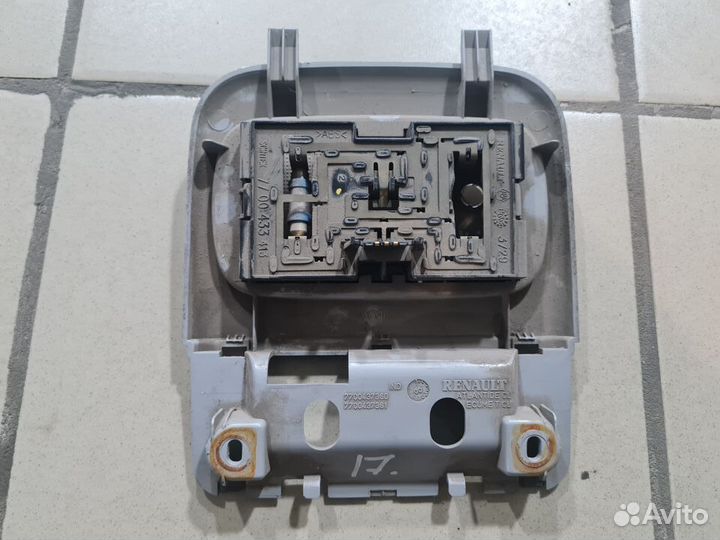 Плафон освещения салона Renault Megane I