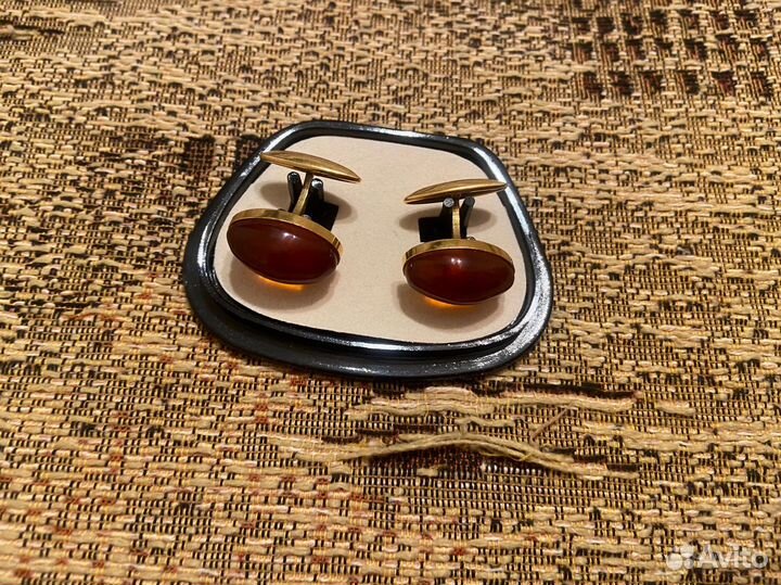 Запонки ГДР из янтаря