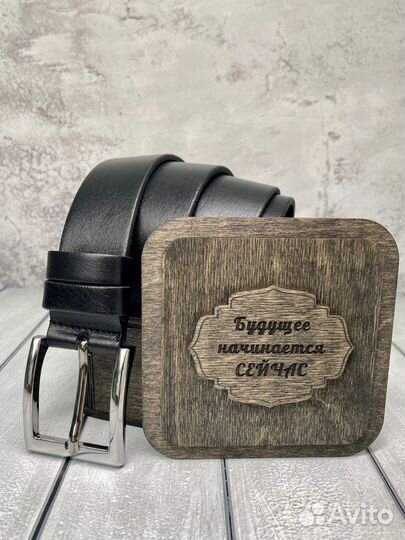 Мужской кожаный ремень черный