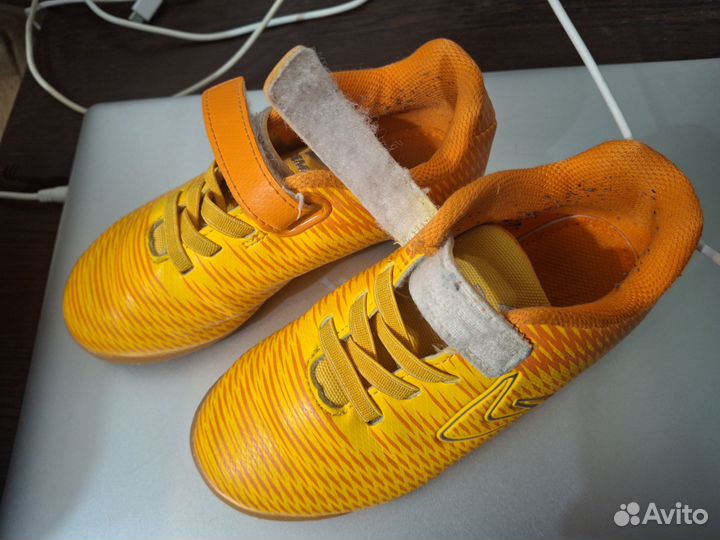 Футзалки демикс