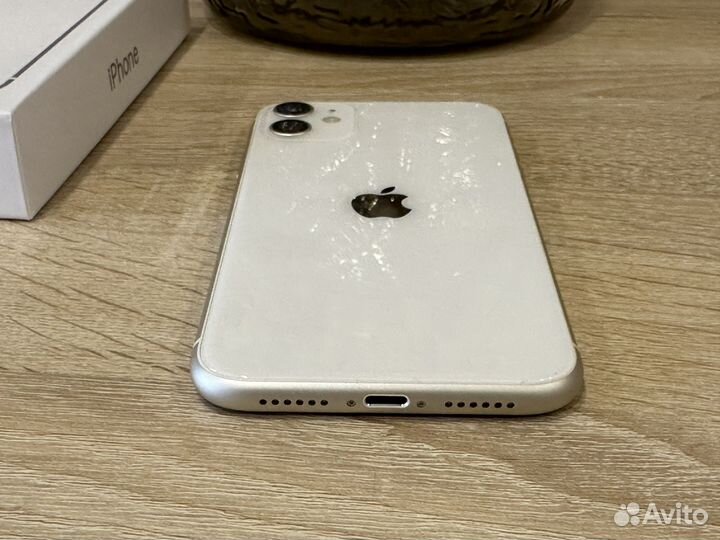 iPhone 11, 64 ГБ