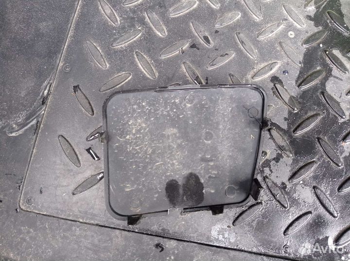 Заглушка заднего бампера белая renault logan