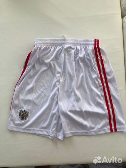 Спортивные футбольные шорты и гетры