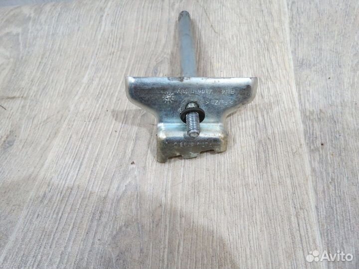 Крепление аккумулятора Porsche Cayenne 957